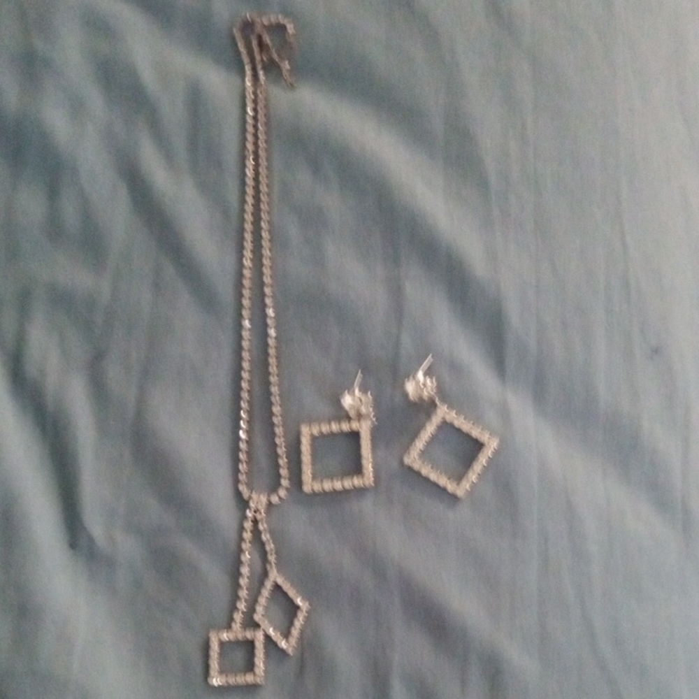 Elegant Silver Jewelry Set